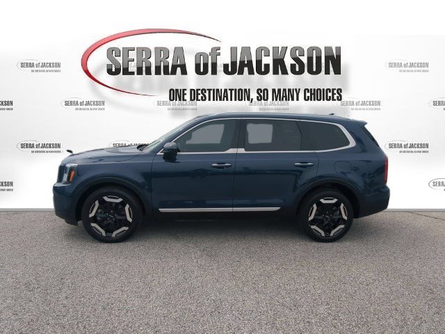 Certified 2023 Kia Telluride S AWD/4WD image 5