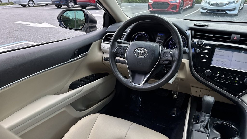 Used 2018 Toyota Camry LE image 22