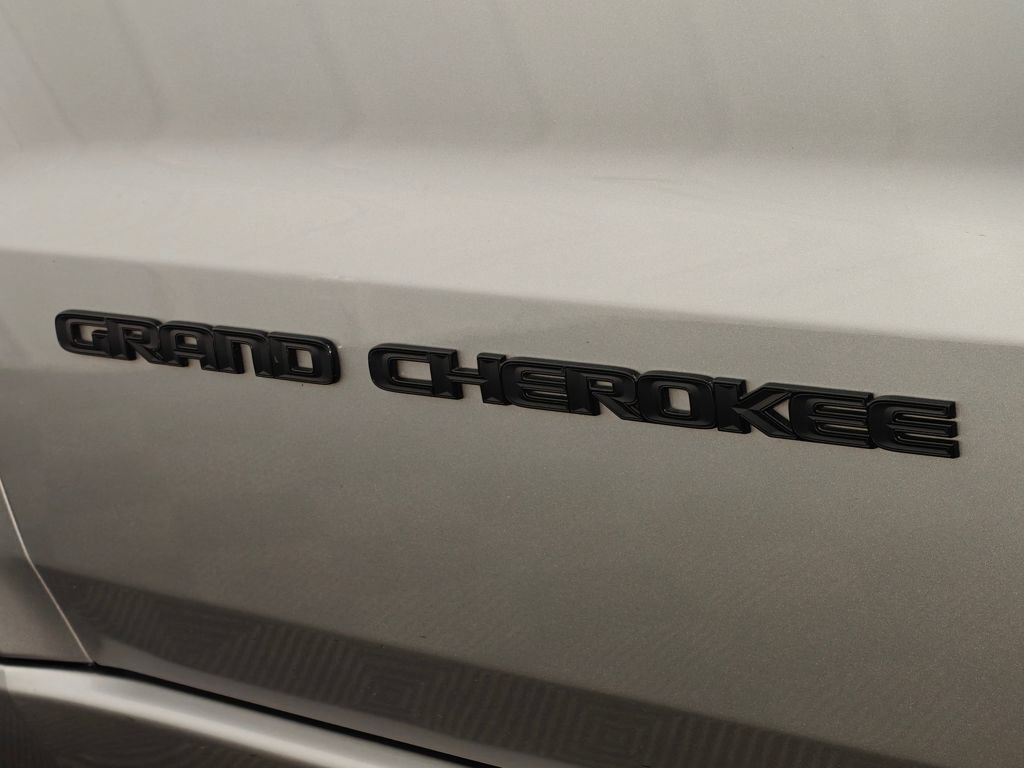 Used 2019 Jeep Grand Cherokee Altitude AWD/4WD image 57