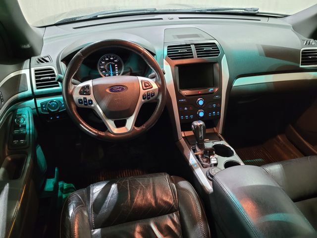 Used 2014 Ford Explorer XLT w/ Equipment Group 202A image 4