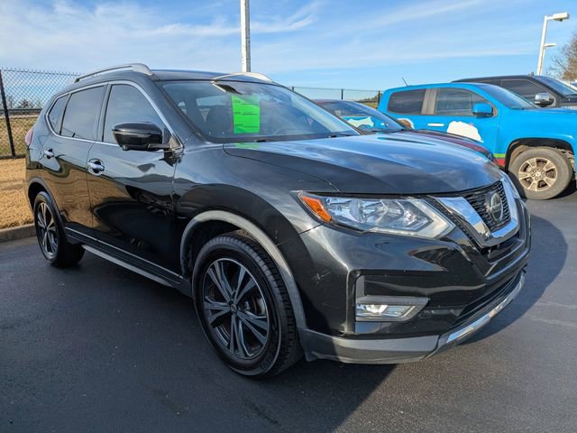 Used 2020 Nissan Rogue SV w/ Sun & Sound Touring Package image 2
