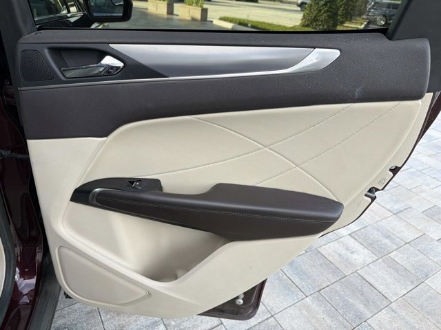 Used 2019 Lincoln MKC Premiere image 22