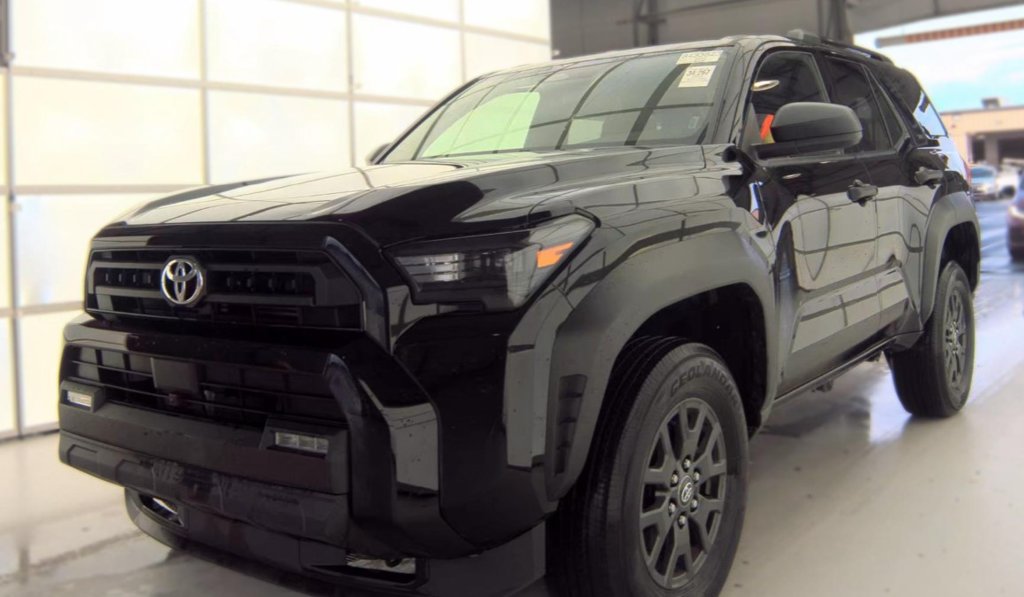 Used 2025 Toyota 4Runner SR5 AWD/4WD image 1