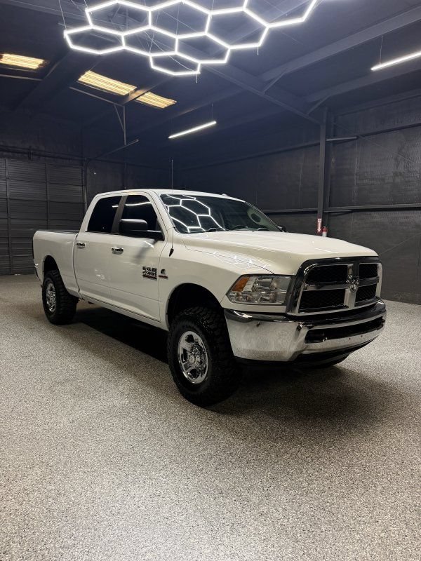 Used 2018 RAM 2500 SLT AWD/4WD image 3