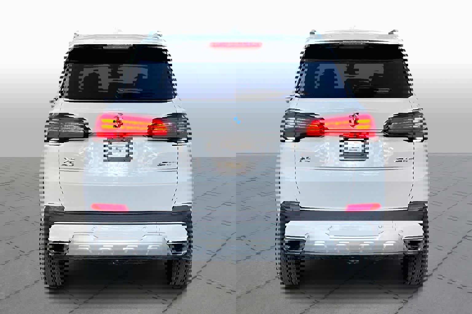 Certified 2023 BMW X5 xDrive45e w/ Climate Comfort Package image 4