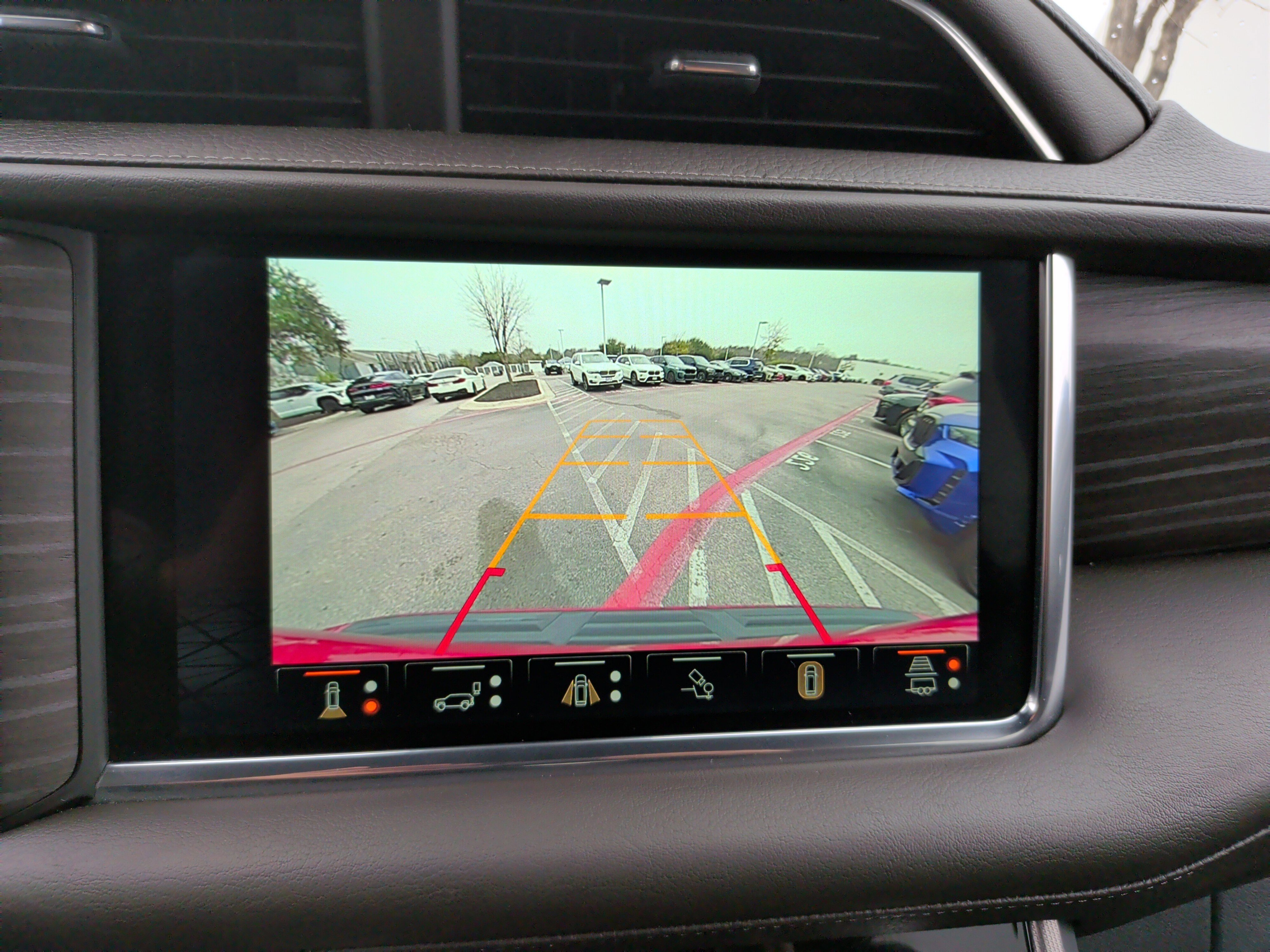 Used 2023 GMC Yukon Denali w/ Advanced Technology Package image 18