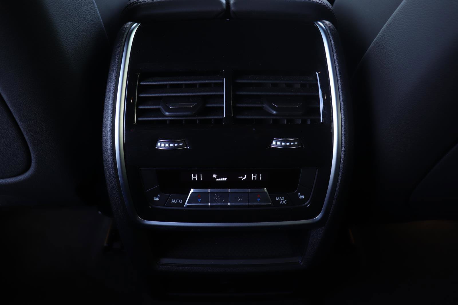 Used 2022 BMW X5 M50i w/ Executive Package image 22