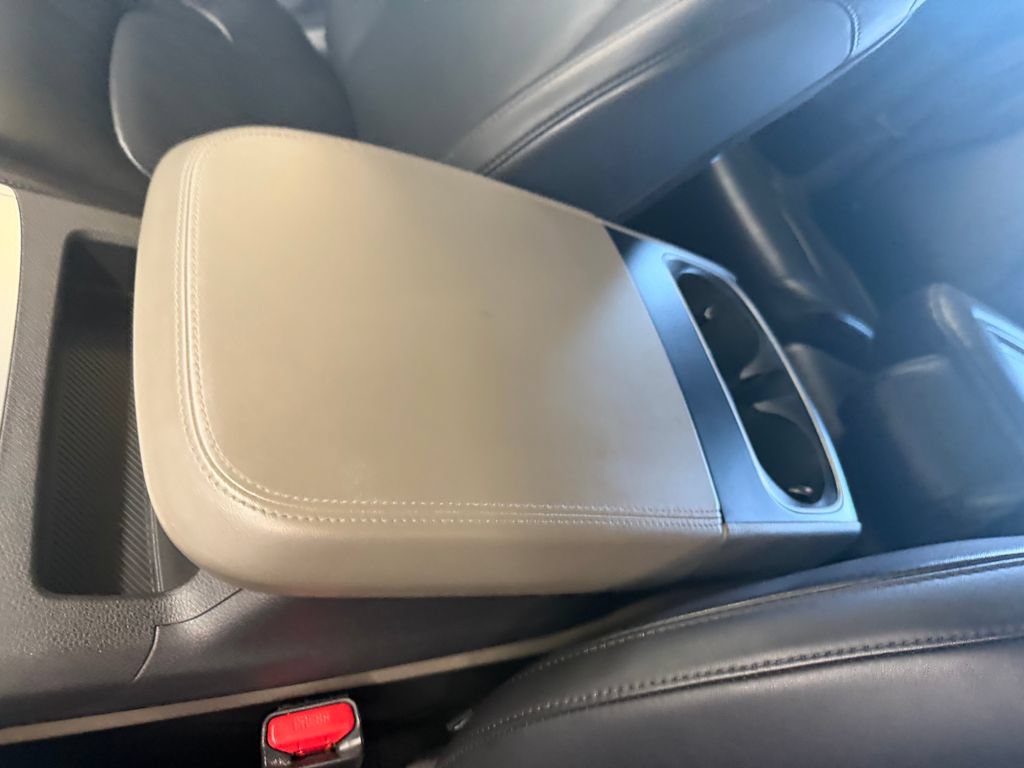 Used 2025 Kia Carnival FWD image 18