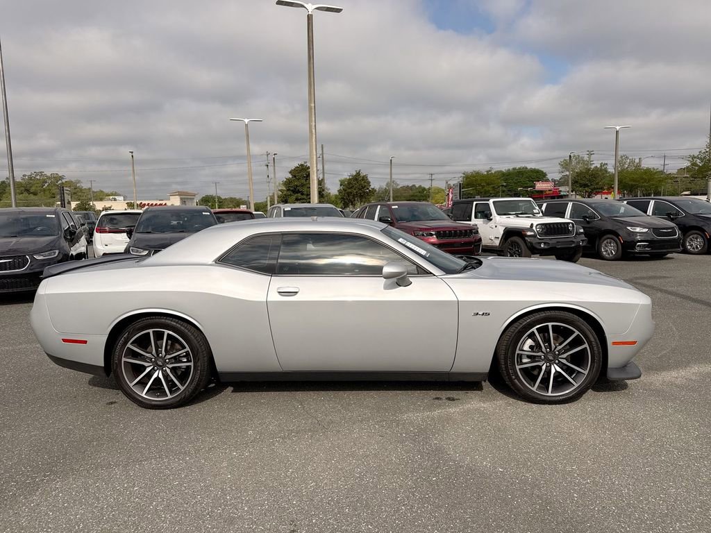 Used 2023 Dodge Challenger R/T RWD image 2