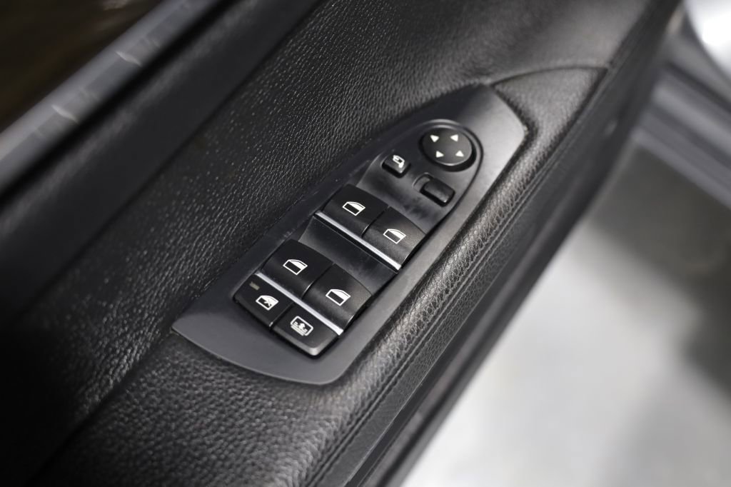 Used 2012 BMW 740Li image 11