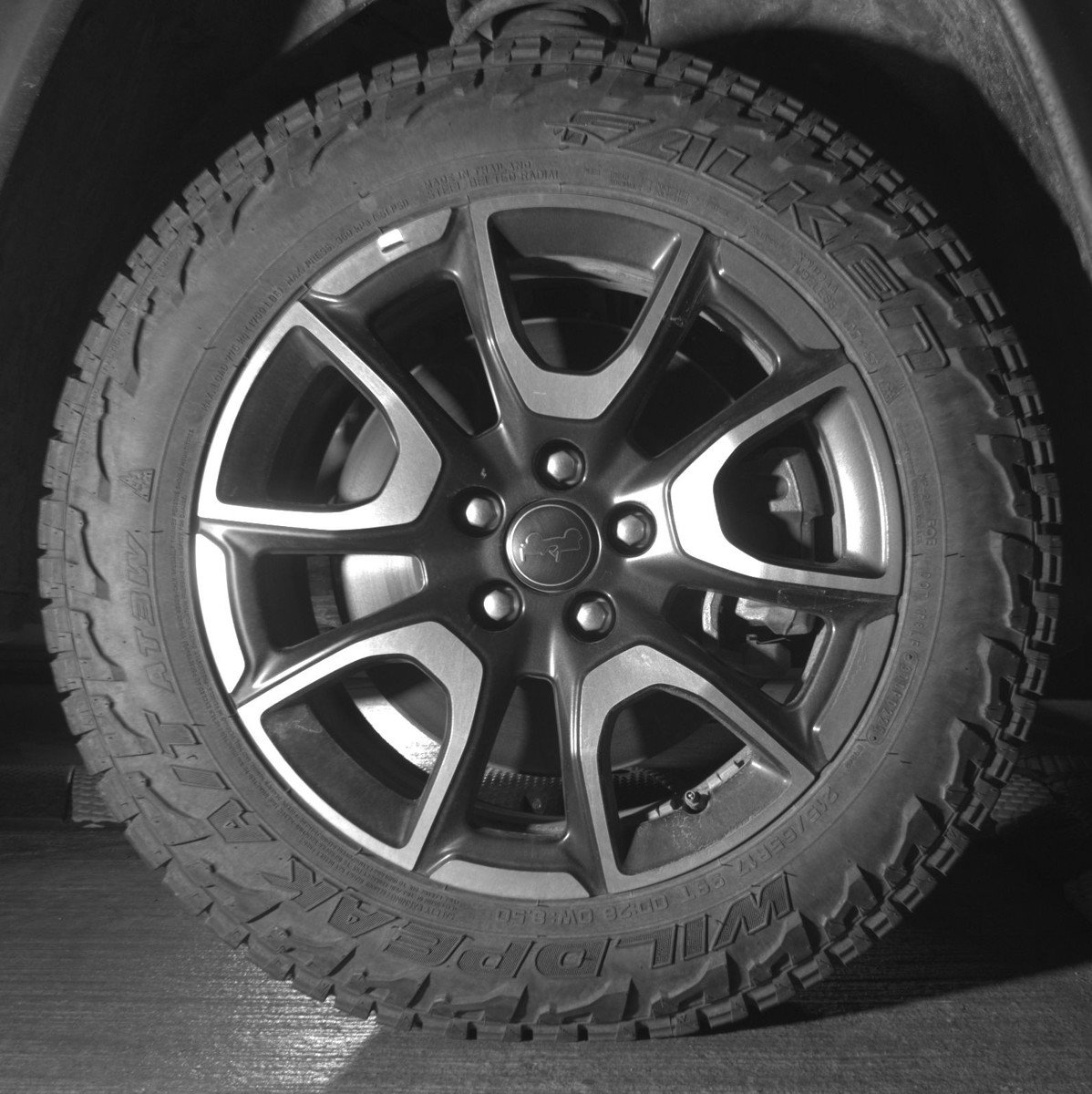 Used 2025 Jeep Compass Trailhawk image 13