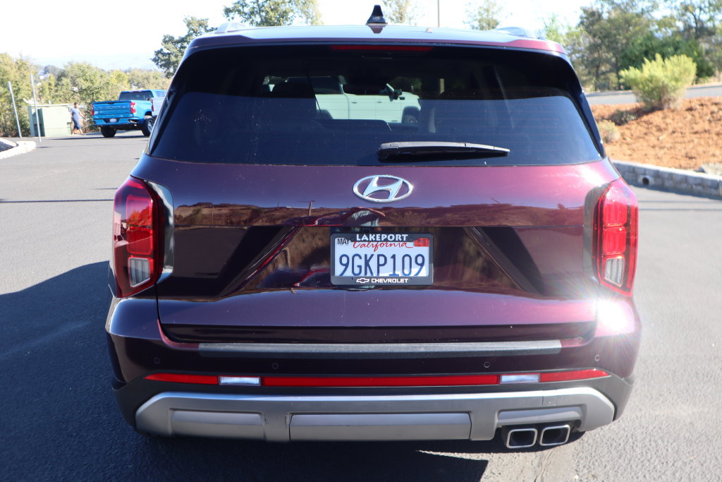 Used 2023 Hyundai Palisade Limited w/ Cargo Package FWD image 6