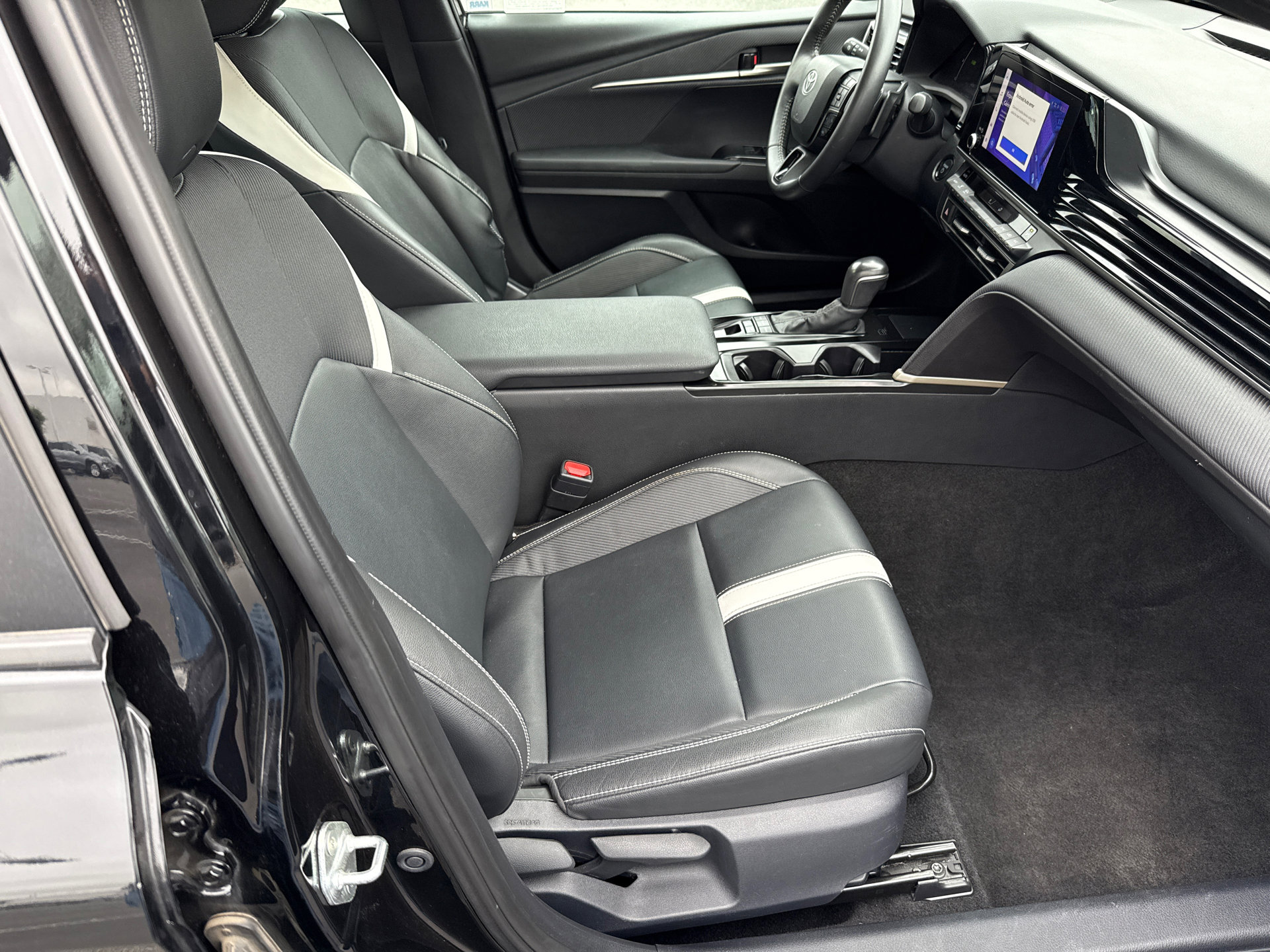 Certified 2025 Toyota Camry SE FWD image 13
