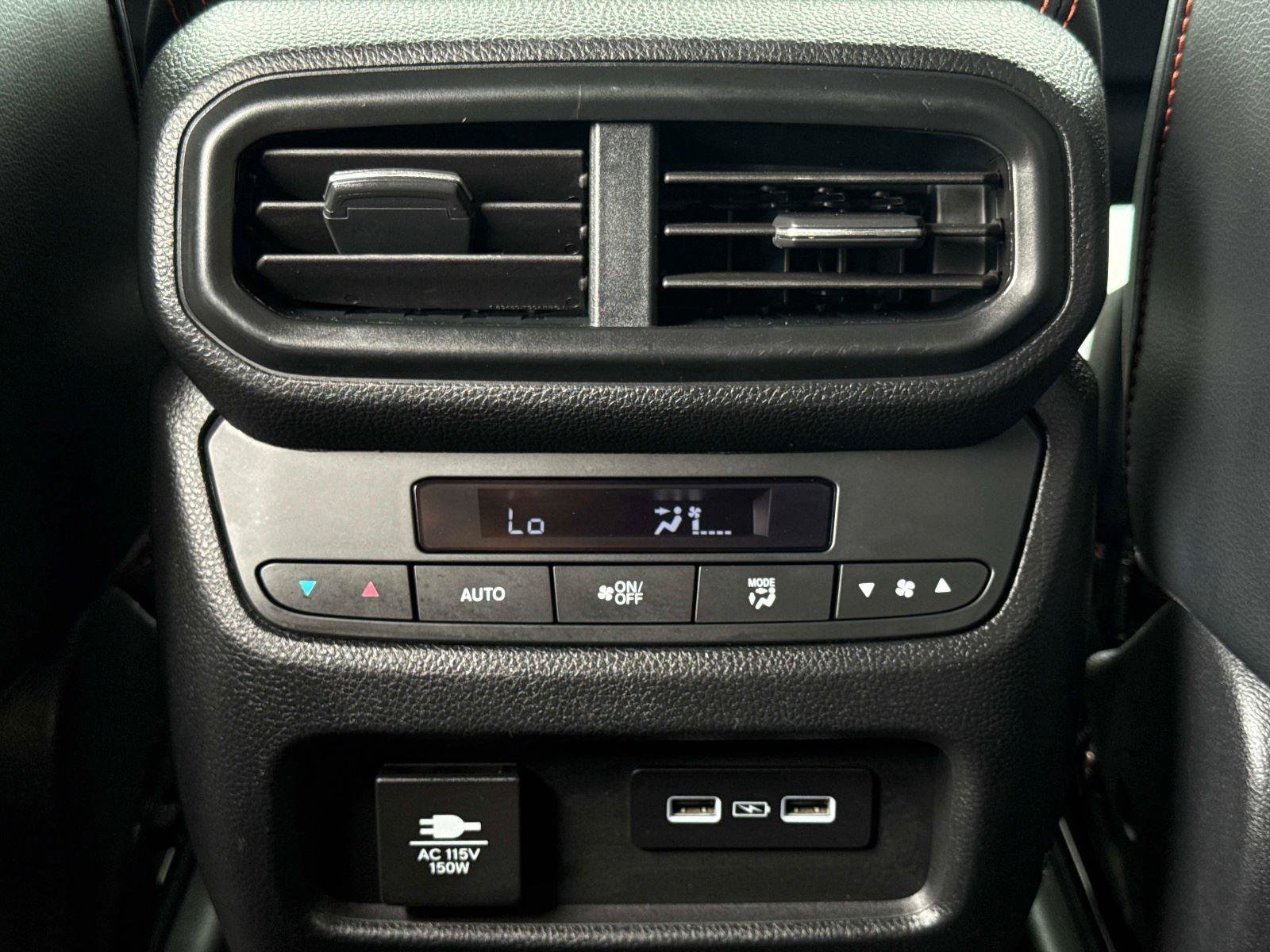 Used 2023 Honda Pilot TrailSport image 19