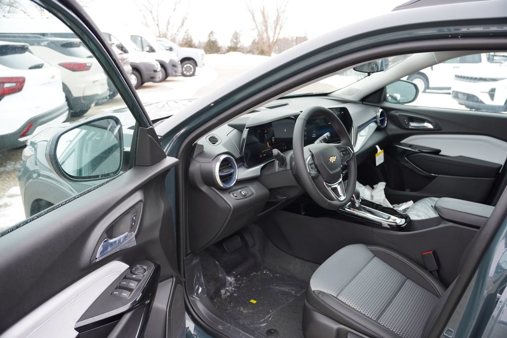New 2026 Chevrolet Trax LT w/ Driver Confidence Package FWD image 12