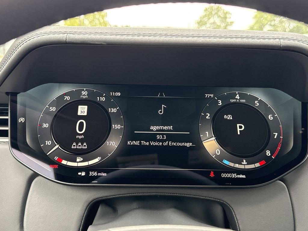 New 2025 Land Rover Range Rover SE image 25