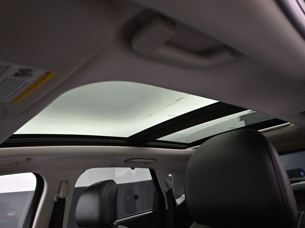 Used 2016 Ford Edge Titanium w/ Equipment Group 301A image 23