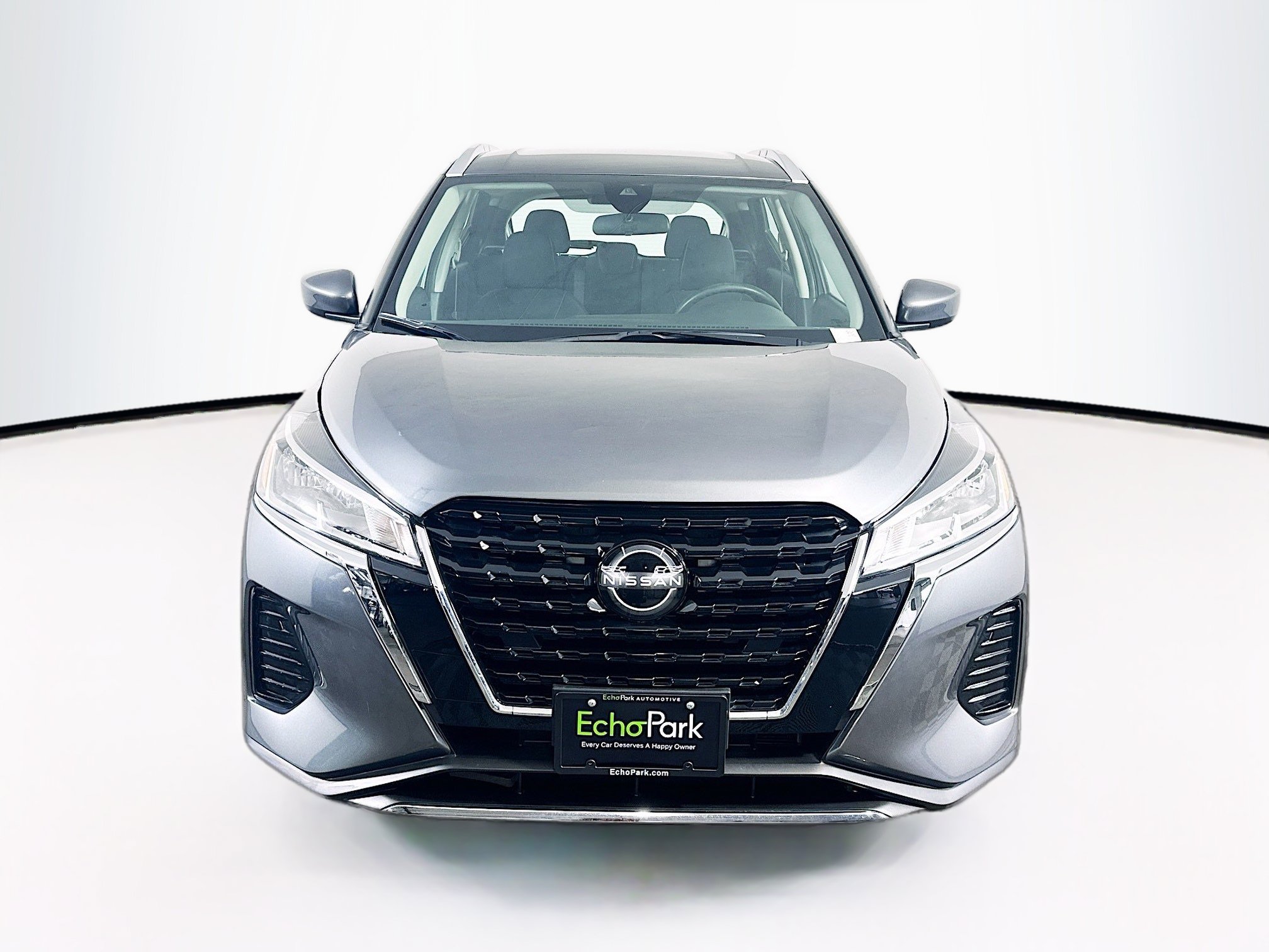 Used 2022 Nissan Kicks SV FWD image 2