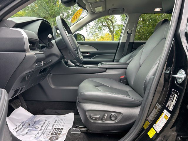 Used 2024 Toyota Grand Highlander AWD image 13