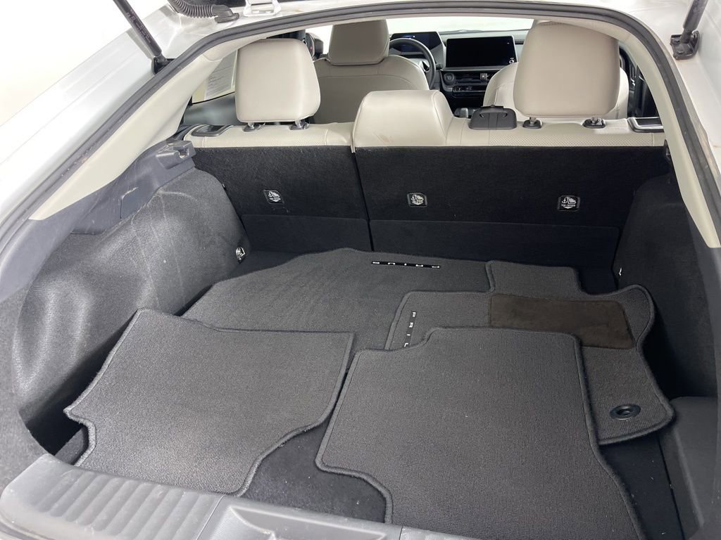 Used 2024 Toyota Prius XLE AWD/4WD image 9