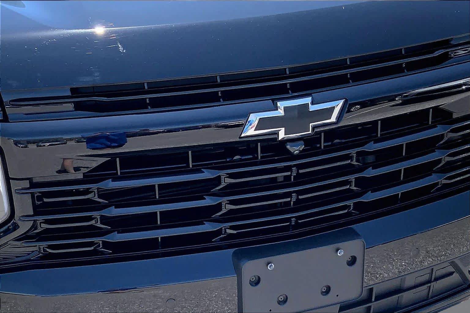 Used 2025 Chevrolet Suburban RST w/ Comfort Package AWD/4WD image 29