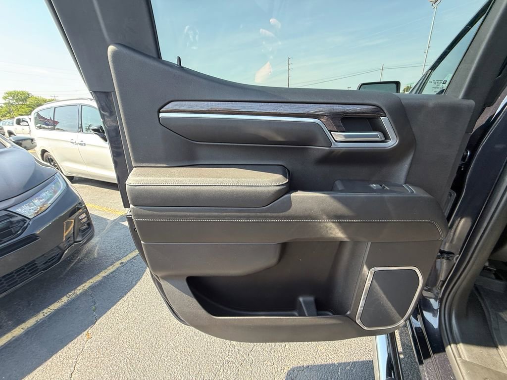 Used 2022 Chevrolet Silverado 1500 LTZ AWD/4WD image 18