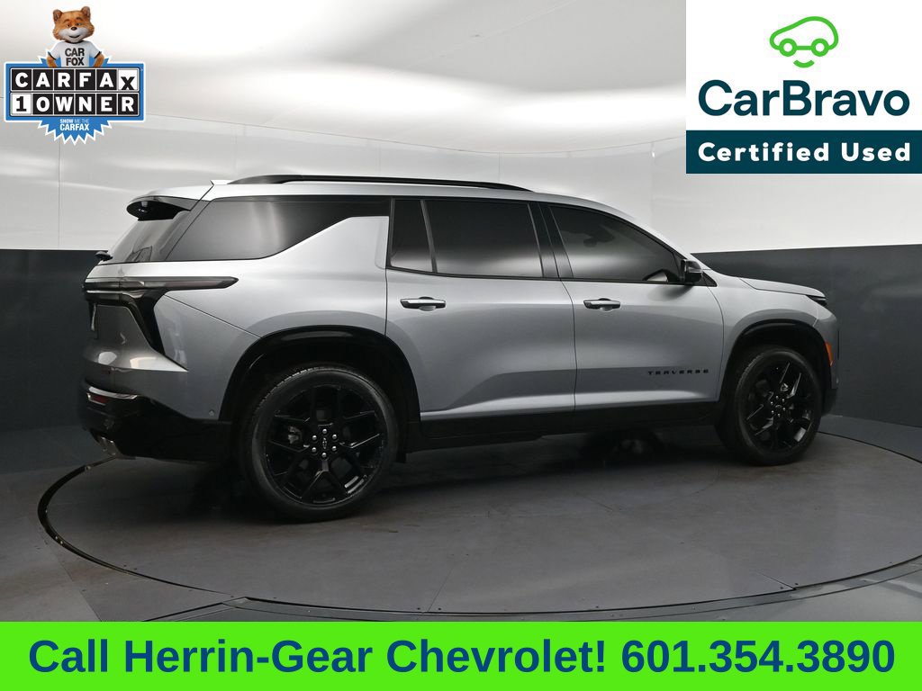 Certified 2026 Chevrolet Traverse RS w/ LPO, Floor Liner Package FWD image 8