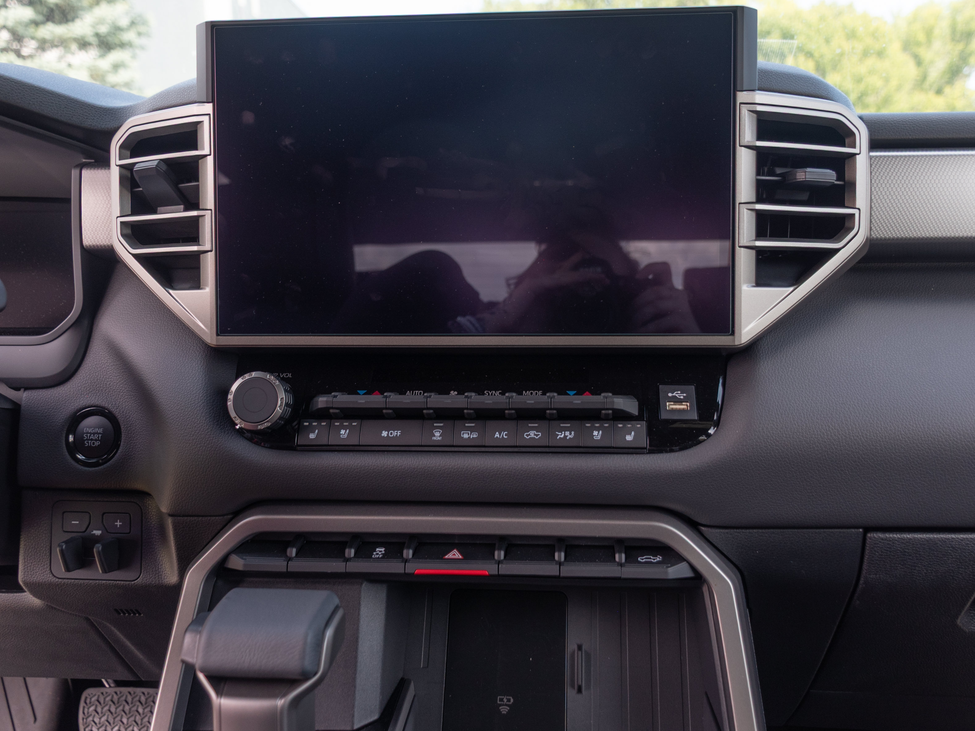 New 2026 Toyota Tundra Limited AWD/4WD image 14