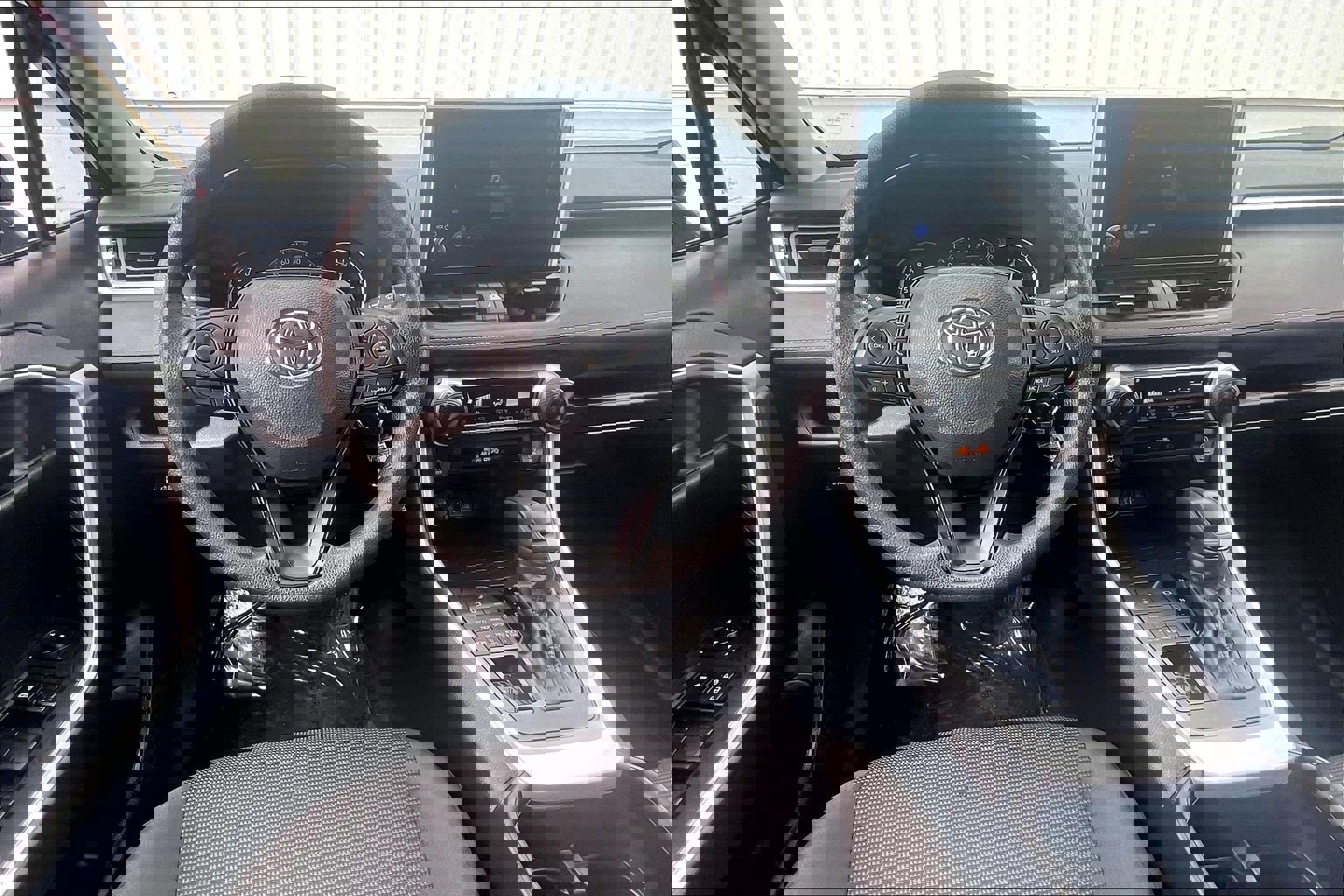 Used 2025 Toyota RAV4 LE image 6