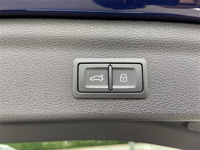 Used 2024 Audi Q3 2.0T Premium w/ Convenience Package image 31