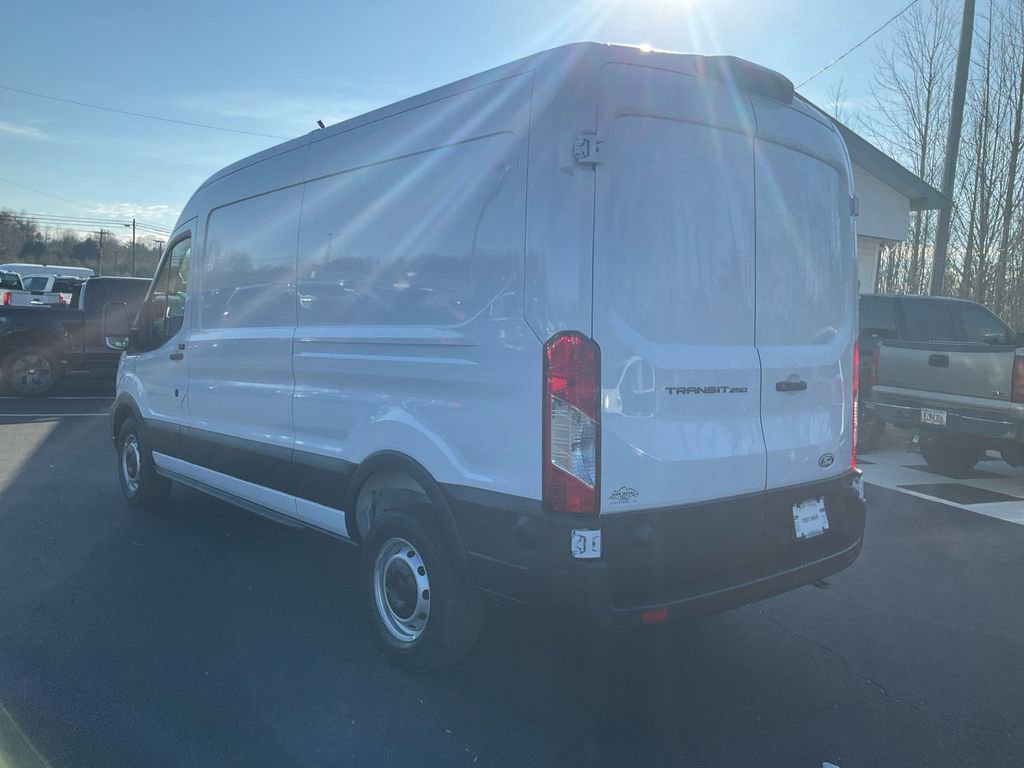 New 2026 Ford Transit 250 148 Medium Roof RWD image 7