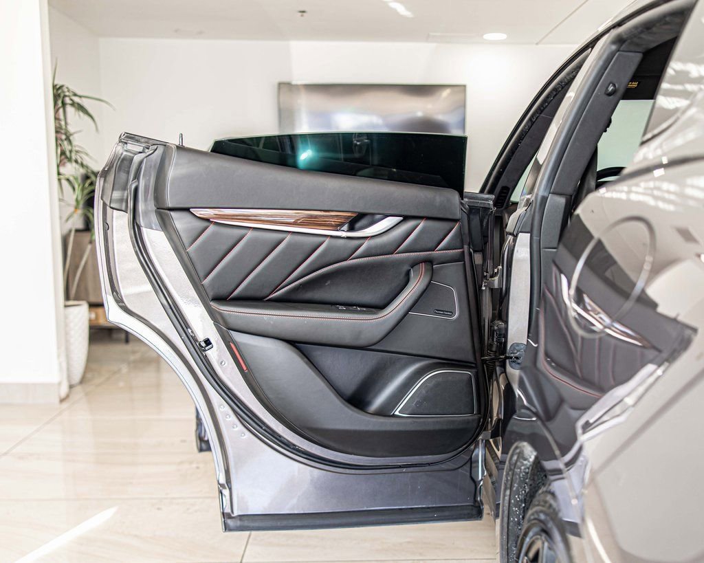 Used 2019 Maserati Levante S GranSport image 38