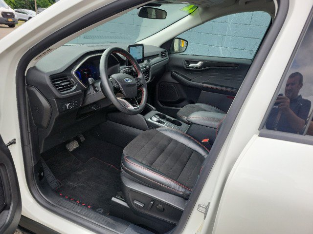 Used 2022 Ford Escape SEL w/ SEL Stealth AWD Package image 10
