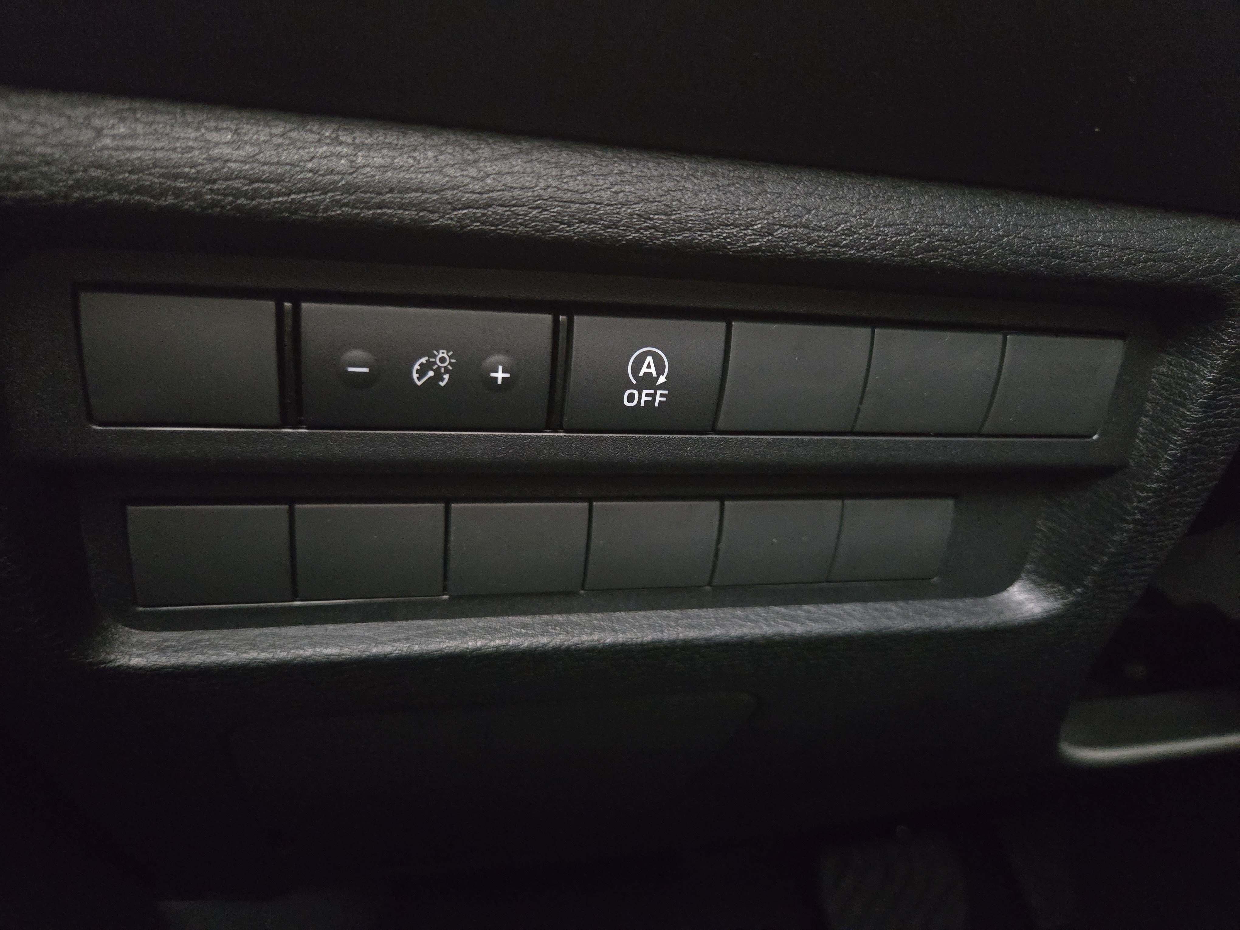 New 2026 Mitsubishi Outlander LE AWD/4WD image 25