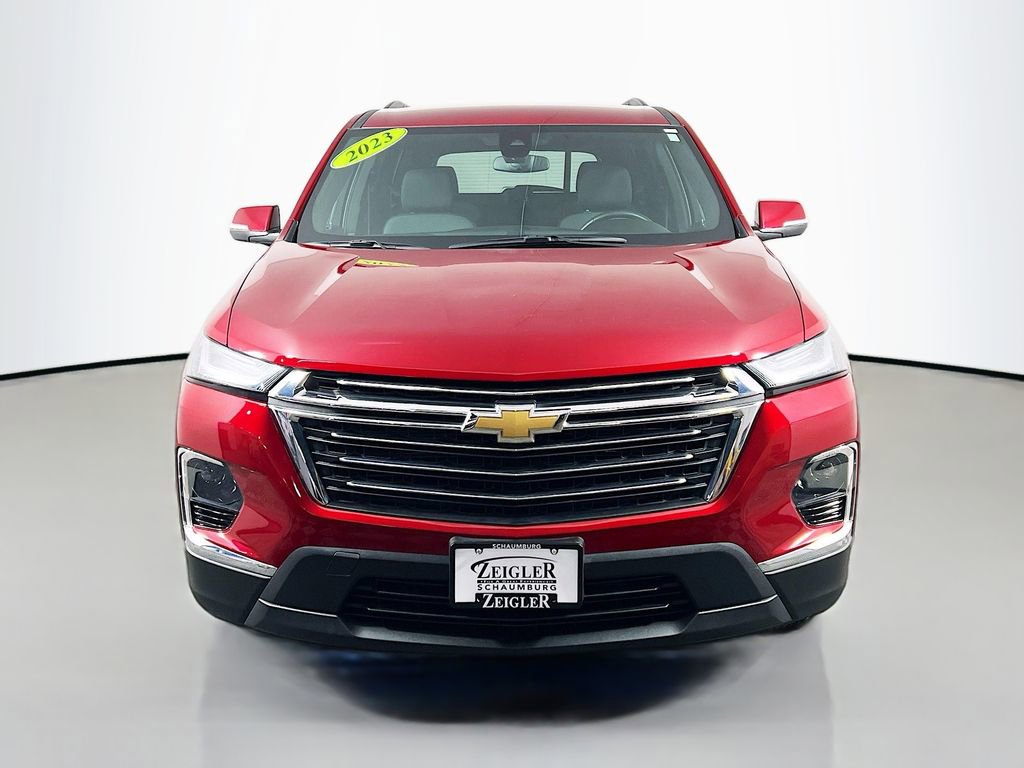 Used 2023 Chevrolet Traverse LT image 2