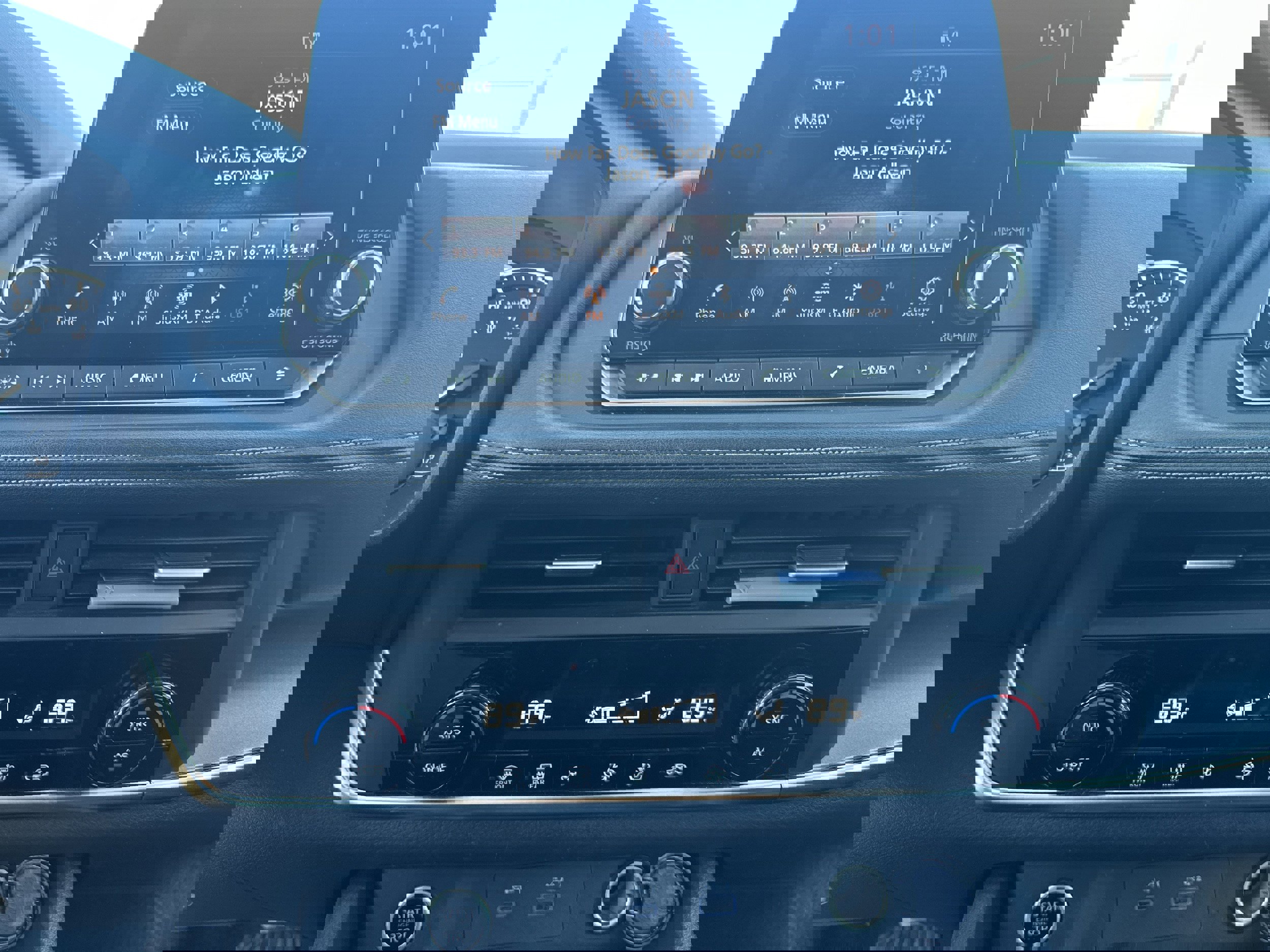 Used 2023 Nissan Rogue SV image 28