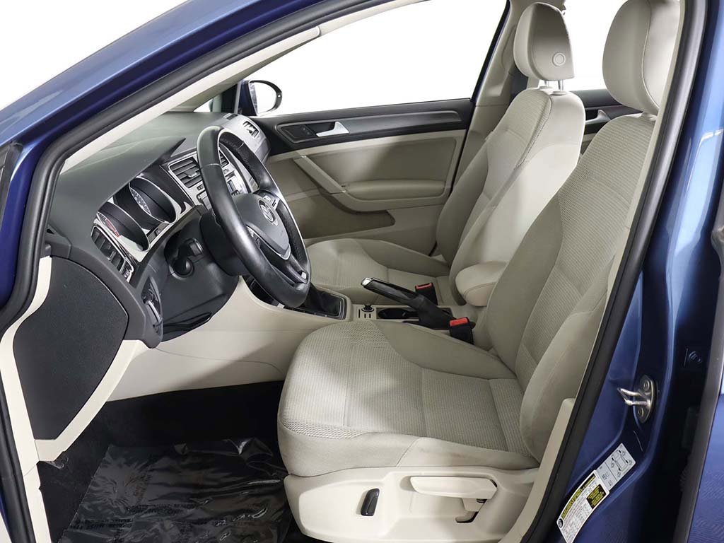 Used 2019 Volkswagen Golf S image 27