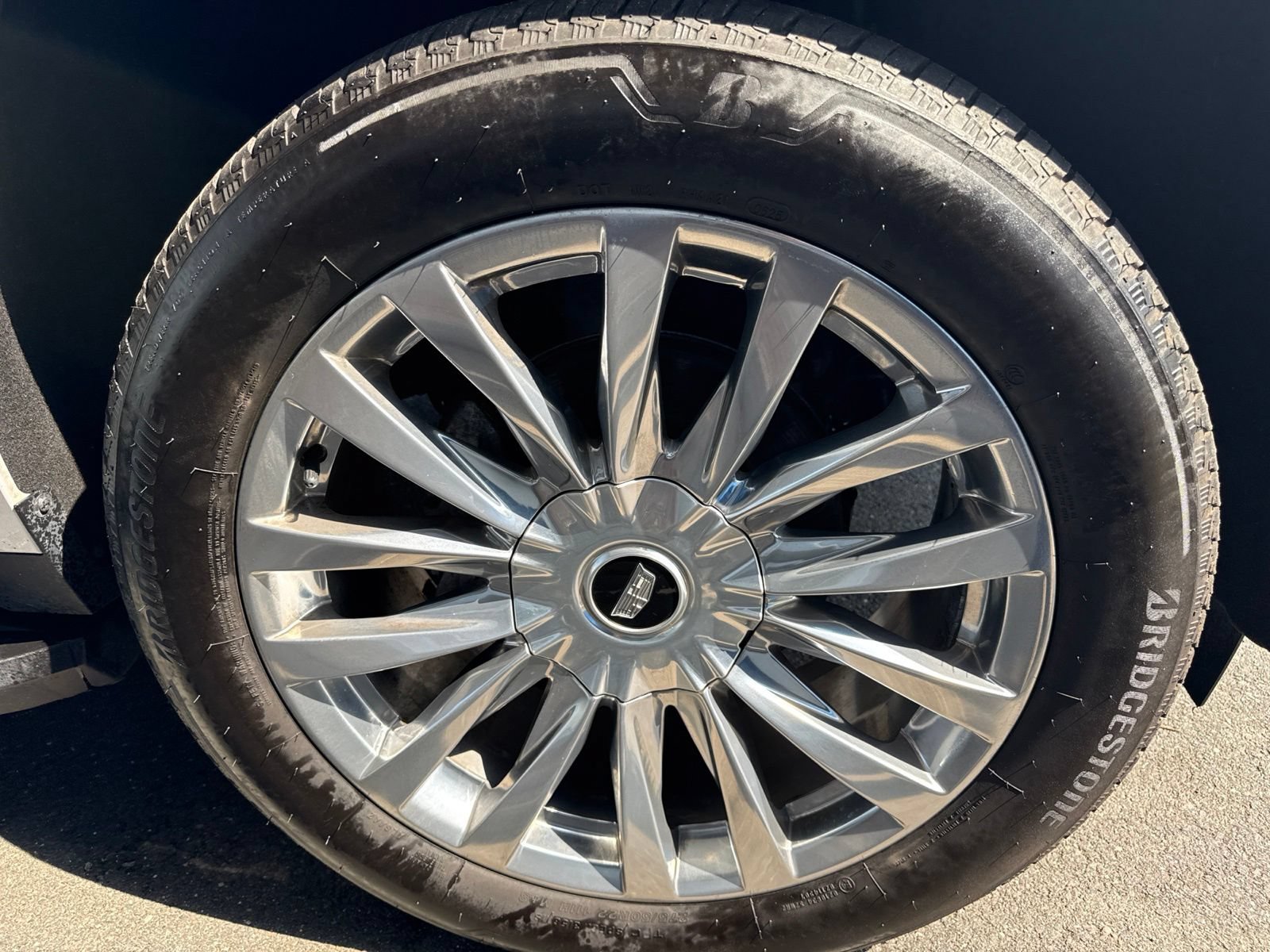 Used 2023 Cadillac Escalade Premium Luxury AWD/4WD image 12