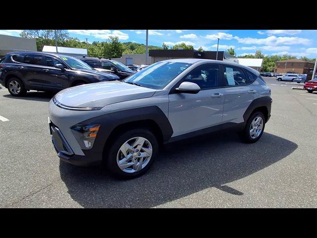 Certified 2024 Hyundai Kona SE AWD/4WD image 4