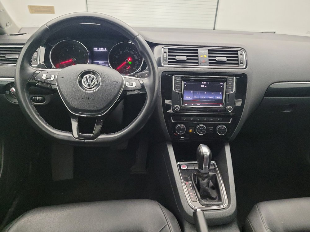 Used 2017 Volkswagen Jetta SEL Premium image 22