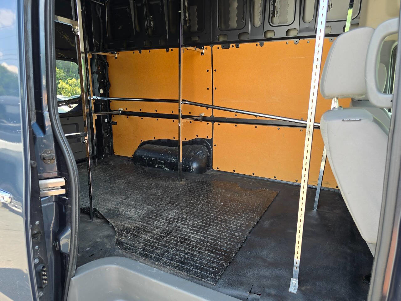 Used 2017 Nissan NV 2500 SL image 23