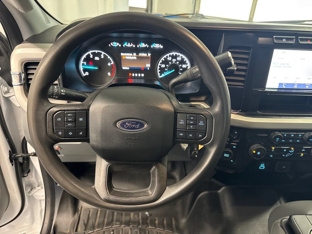 Used 2023 Ford F550 4x4 Regular Cab Super Duty image 13