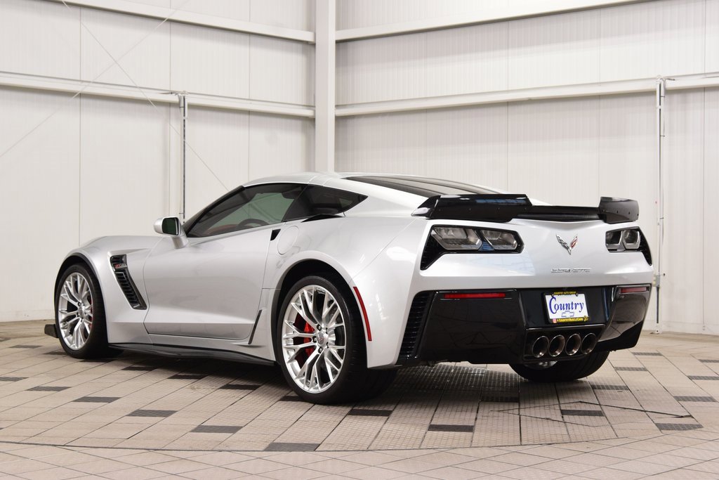 Used 2015 Chevrolet Corvette Z06 w/ 3LZ Preferred Equipment Group image 8