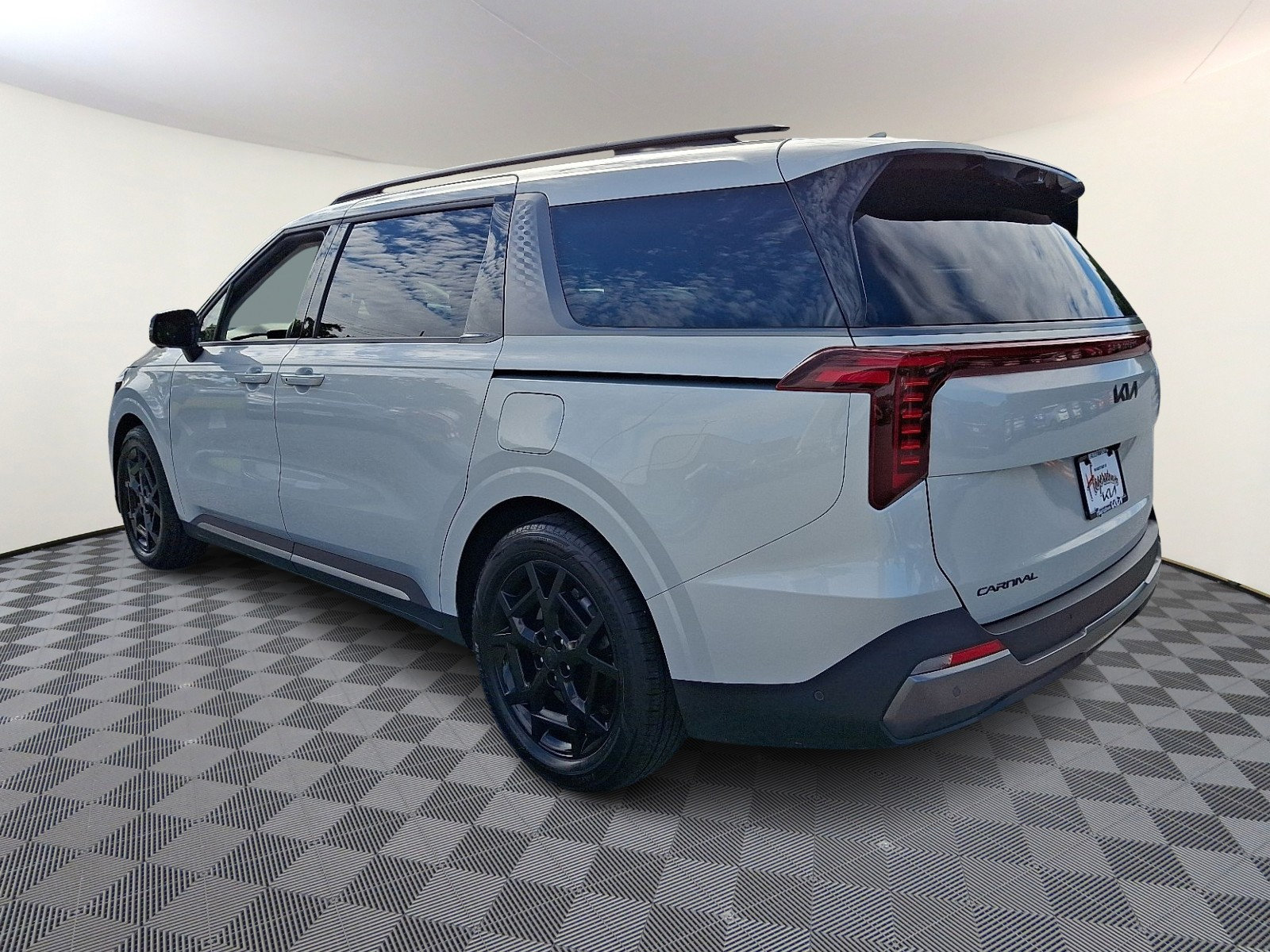 Certified 2026 Kia Carnival SX Prestige FWD image 4