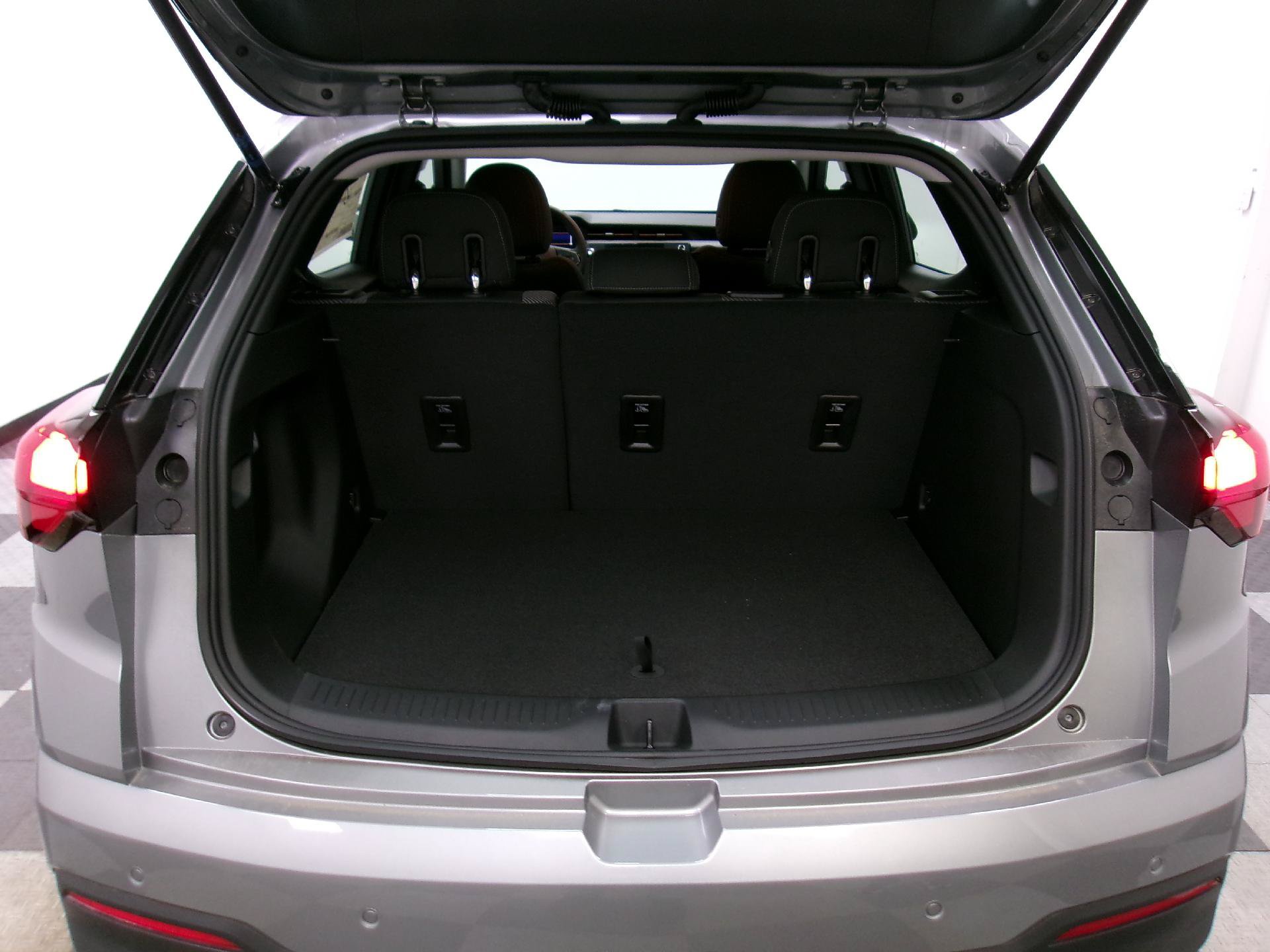 New 2027 Chevrolet Bolt LT w/ Comfort Package FWD image 12