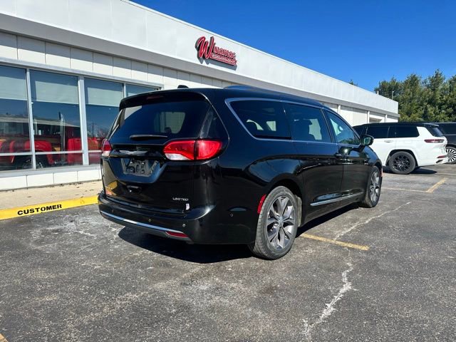 Used 2018 Chrysler Pacifica Limited w/ Tire & Wheel Group image 9