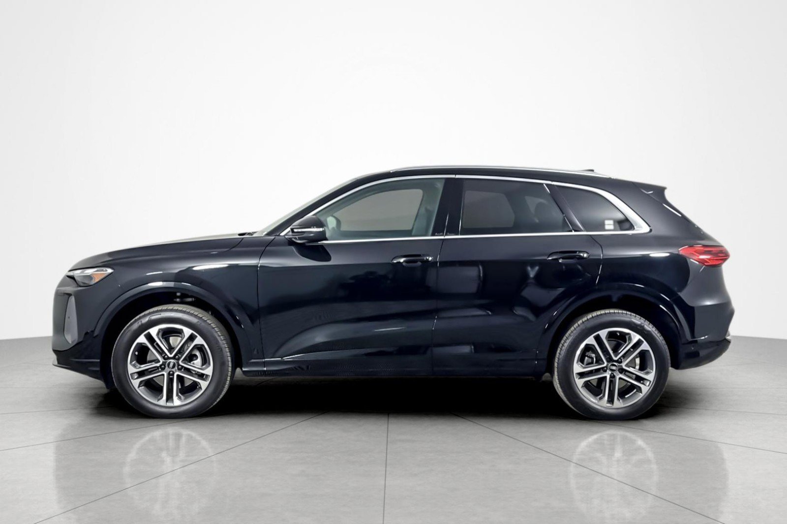 Used 2025 Audi Q5 Premium w/ 19" Wheel Package video 2