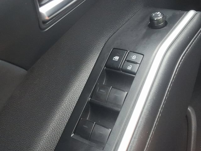 Used 2021 Toyota Highlander XLE AWD/4WD image 20
