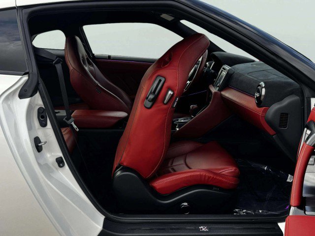 Used 2024 Nissan GT-R w/ Floor Mat Package AWD/4WD image 50