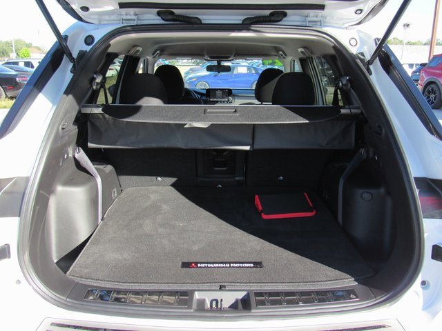 Used 2024 Mitsubishi Outlander ES image 5